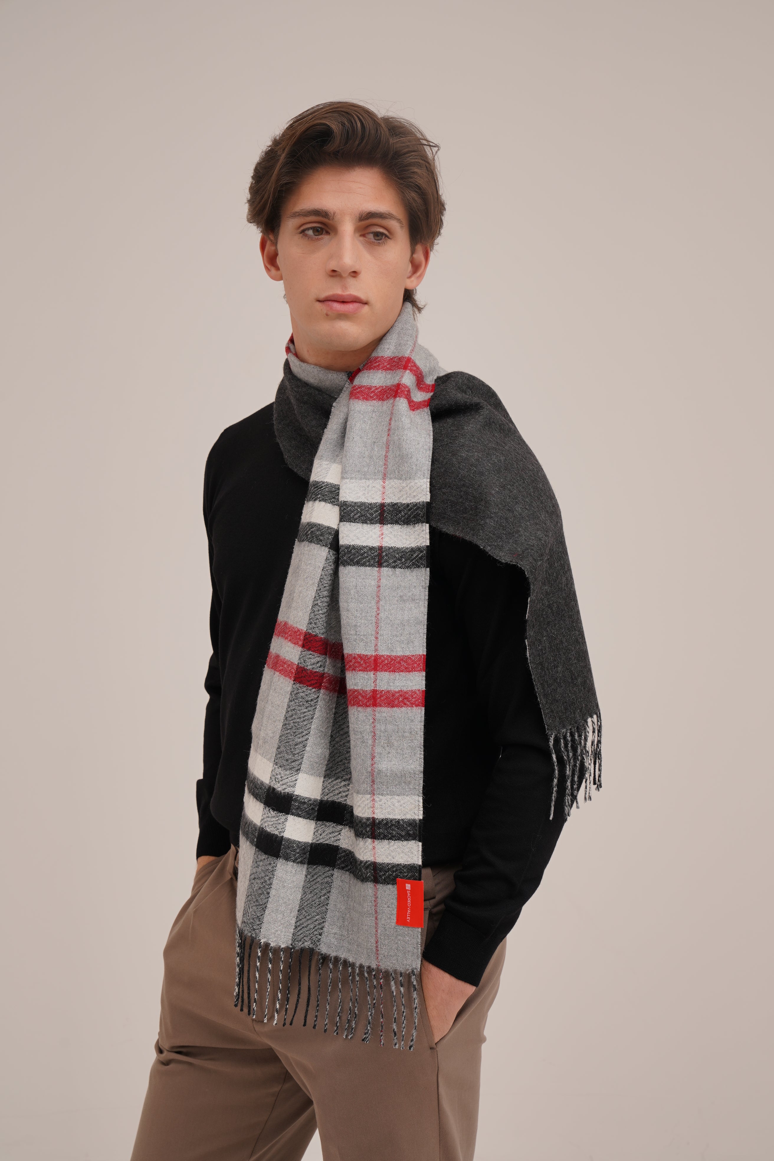 Double Facet Gray Scarf